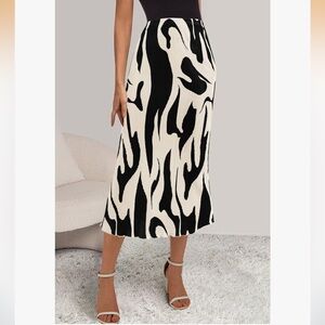 Black and Cream Abstract Pleated Midi Skirt